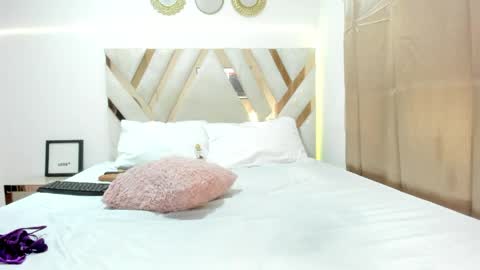 Krisvany online show from April 10, 2026, 1:22 am