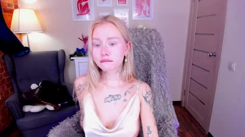 kris_grant online show from January 12, 2025, 10:34 am