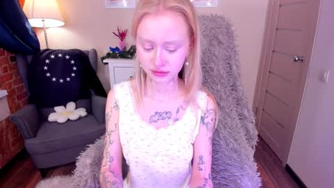 kris_grant online show from January 15, 2025, 10:17 am