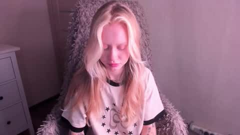 kris_grant online show from October 25, 2025, 10:34 am