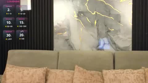 criss online show from November 21, 2025, 8:29 pm