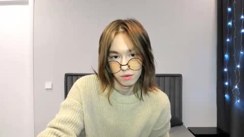 krisfemboy online show from January 7, 2026, 3:14 pm