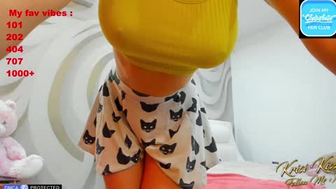 Snapshot of krisi_kiss chatting on March 11, 2025, 9:45 am KrisiFollow me  Thumb UP  online show from March 11, 2025, 9:45 am