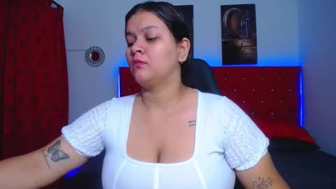 kriss_sweetboobs online show from February 1, 2025, 12:26 pm