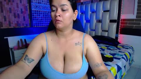 kriss_sweetboobs online show from February 1, 2026, 12:04 pm