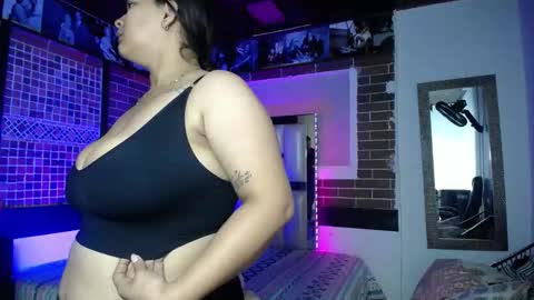 kriss_sweetboobs online show from March 24, 2026, 12:32 pm