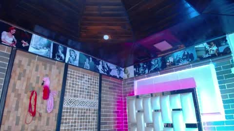 kriss_sweetboobs online show from April 2, 2026, 11:30 am