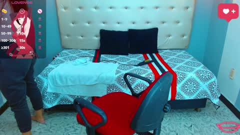 krissone online show from February 5, 2025, 6:37 pm