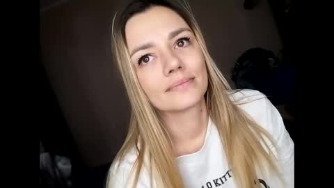 Snapshot of krisssexi chatting on December 17, 2024, 8:45 am KrissSexi online show from December 17, 2024, 8:45 am