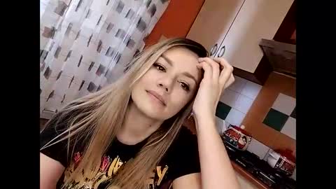 Snapshot of krisssexi chatting on January 24, 2025, 10:43 am KrissSexi online show from January 24, 2025, 10:43 am