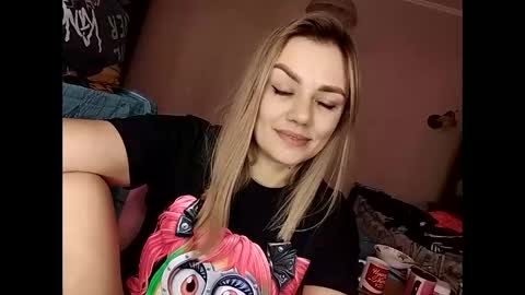 Snapshot of krisssexi chatting on February 12, 2025, 8:38 am KrissSexi online show from February 12, 2025, 8:38 am