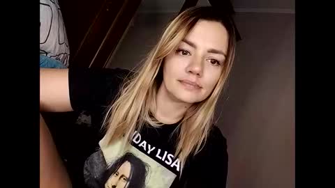 Snapshot of krisssexi chatting on September 19, 2025, 7:03 pm KrissSexi online show from September 19, 2025, 7:03 pm