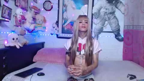 krisstal703358 online show from February 14, 2026, 12:29 am