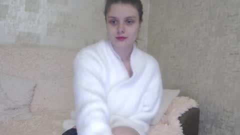 krissvoss online show from November 6, 2025, 1:12 pm