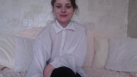 krissvoss online show from April 19, 2026, 3:33 pm