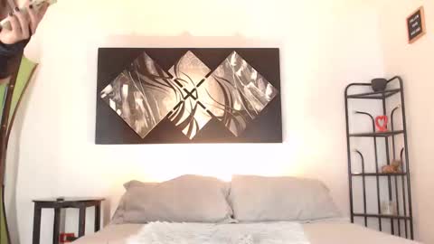 Andrea online show from October 21, 2025, 5:46 pm