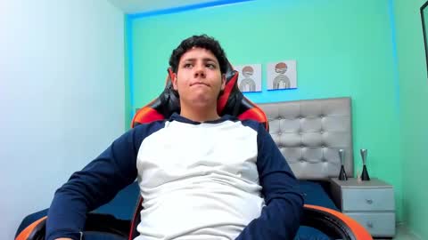 krist_palma online show from February 20, 2025, 9:53 pm