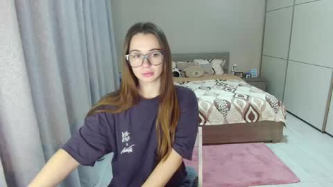 twitter    Annemarye 23 online show from November 22, 2025, 6:01 am