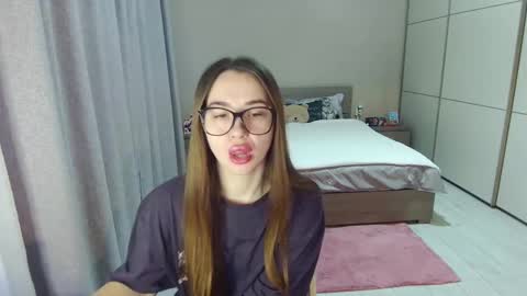 twitter    Annemarye 23 online show from December 23, 2025, 8:01 am