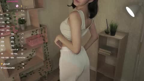 Snapshot of kristanalosa chatting on October 20, 2025, 8:20 pm Emma online show from October 20, 2025, 8:20 pm