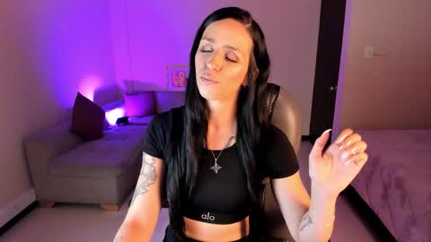 Sophia online show from February 2, 2026, 7:45 pm