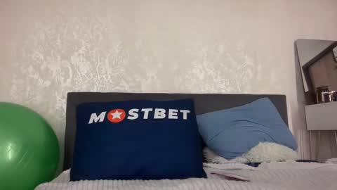 KristenFlame online show from January 8, 2025, 5:05 pm