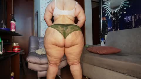 Snapshot of kristenhill1 chatting on January 4, 2025, 2:46 am Kristen online show from January 4, 2025, 2:46 am