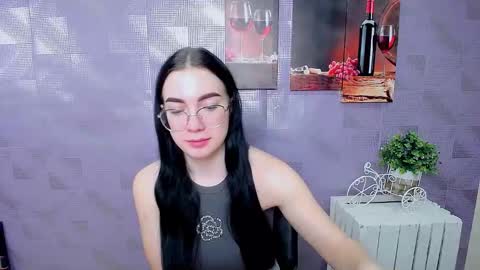 Kristen online show from November 17, 2025, 9:48 am