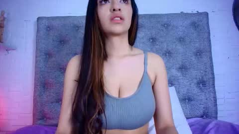 Kristin online show from November 20, 2025, 12:05 pm