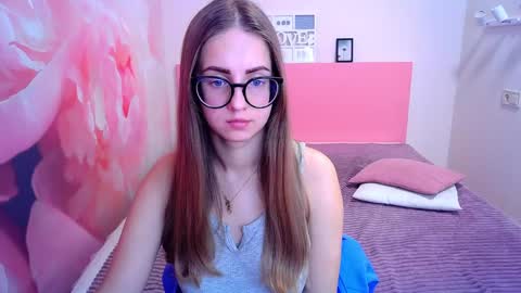 Kristina Adel online show from January 9, 2025, 2:18 pm