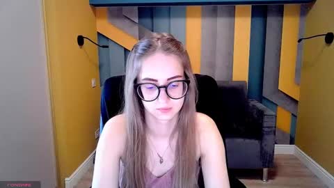 Kristina Adel online show from March 8, 2025, 11:37 am