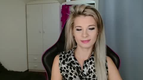 KristineAmore online show from October 24, 2025, 6:21 am