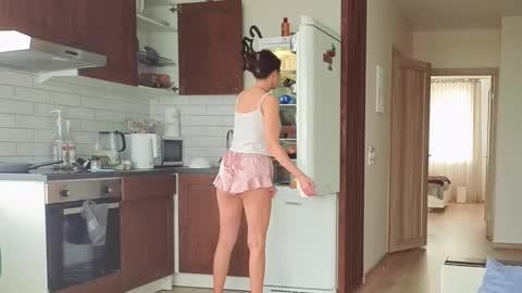 Kristi online show from September 26, 2025, 4:49 am