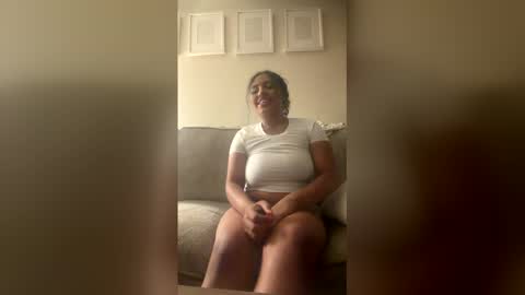 kristinelove334 online show from April 19, 2026, 6:02 am