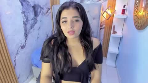 Snapshot of kristinnvega chatting on October 18, 2025, 1:01 pm  K R I S  online show from October 18, 2025, 1:01 pm
