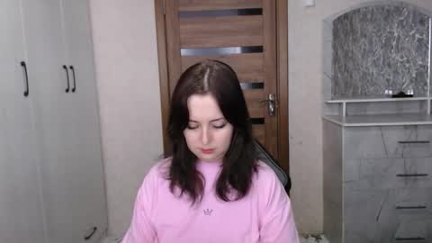 Kristy online show from December 15, 2025, 10:52 am