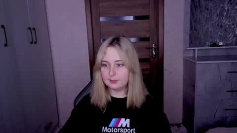 Kristy online show from February 18, 2026, 10:06 pm