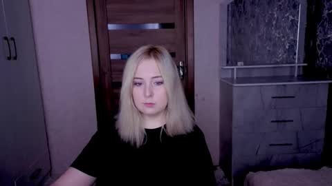 Snapshot of kristy_fran chatting on March 13, 2026, 12:06 am Kristy online show from March 13, 2026, 12:06 am