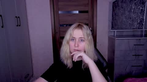 Snapshot of kristy_fran chatting on March 15, 2026, 9:10 pm Kristy online show from March 15, 2026, 9:10 pm
