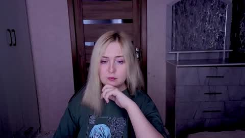 Snapshot of kristy_fran chatting on April 8, 2026, 12:21 am Kristy online show from April 8, 2026, 12:21 am