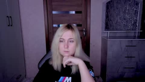 Snapshot of kristy_fran chatting on April 20, 2026, 11:06 pm Kristy online show from April 20, 2026, 11:06 pm