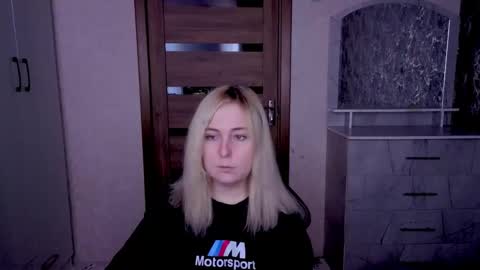 Snapshot of kristy_fran chatting on April 21, 2026, 1:42 am Kristy online show from April 21, 2026, 1:42 am