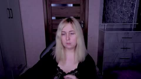 Snapshot of kristy_fran chatting on April 23, 2026, 9:17 pm Kristy online show from April 23, 2026, 9:17 pm