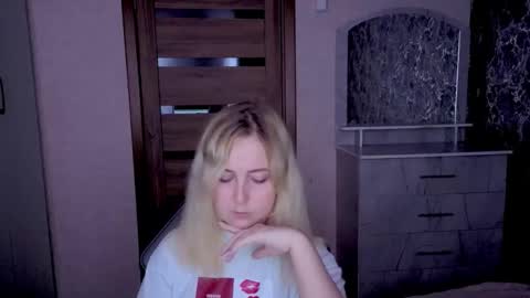 Snapshot of kristy_fran chatting on May 29, 2026, 12:19 am Kristy online show from May 29, 2026, 12:19 am