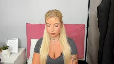 KristyFlowers online show from January 15, 2025, 9:02 am