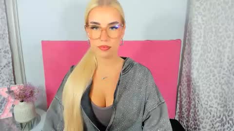 KristyFlowers online show from October 21, 2025, 2:18 pm