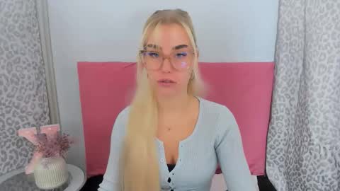 KristyFlowers online show from November 23, 2025, 6:13 am