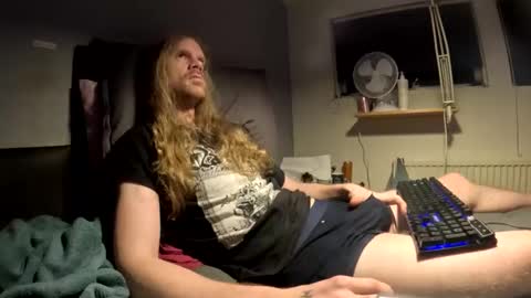 Krullz online show from December 16, 2025, 10:26 pm