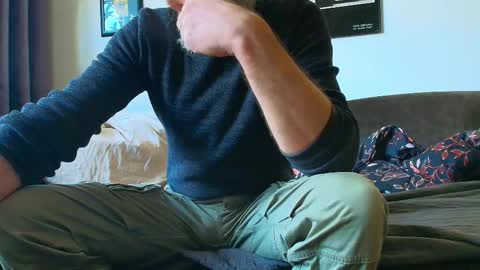 krummersaebel online show from February 15, 2026, 12:47 pm