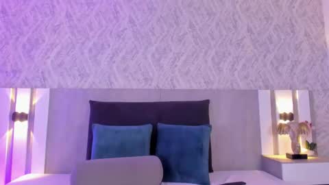 Krystal online show from March 21, 2026, 8:19 am